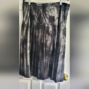 Du Jour Black Pleated Midi Skirt for day or  Night Out! Looks Lovely On.